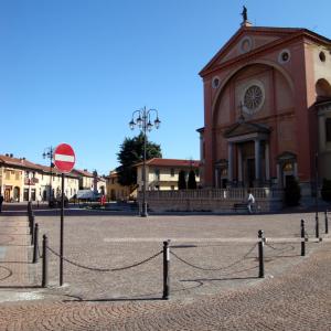 PIAZZA S.AMBROGIO - Lonate Pozzolo